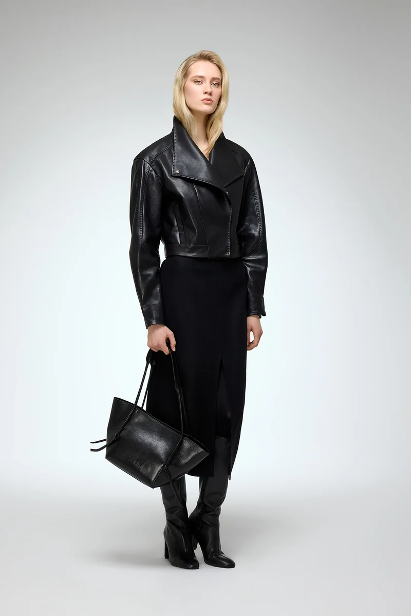 Isla - Schwarze Lederjacke