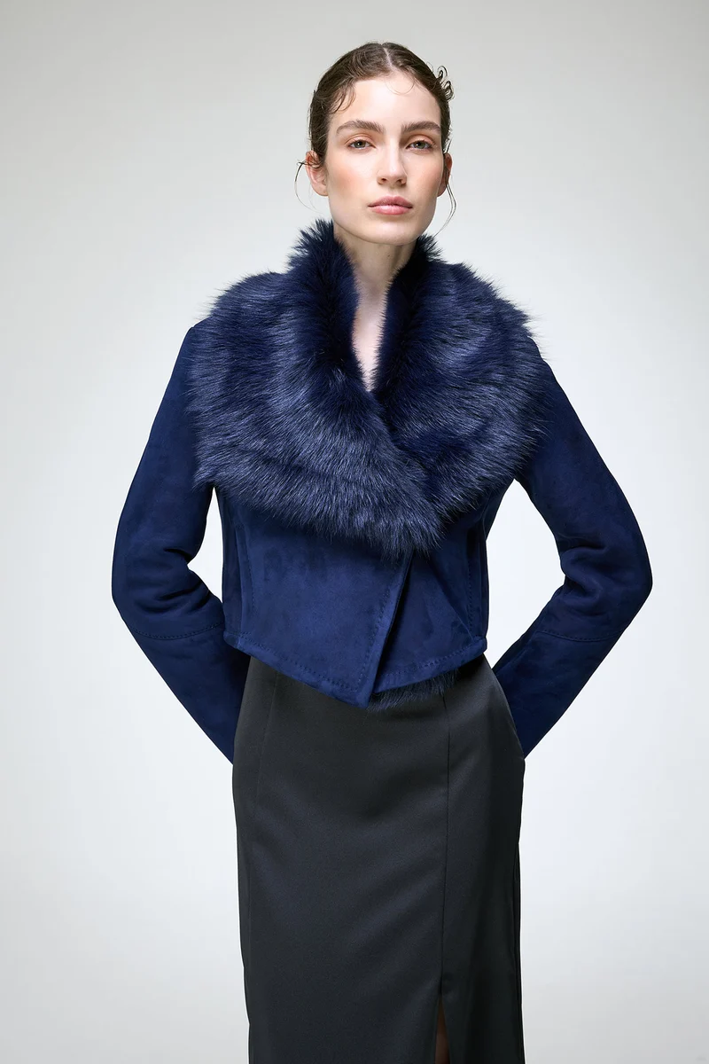 Yva – Blaue Wildleder-Lammfelljacke