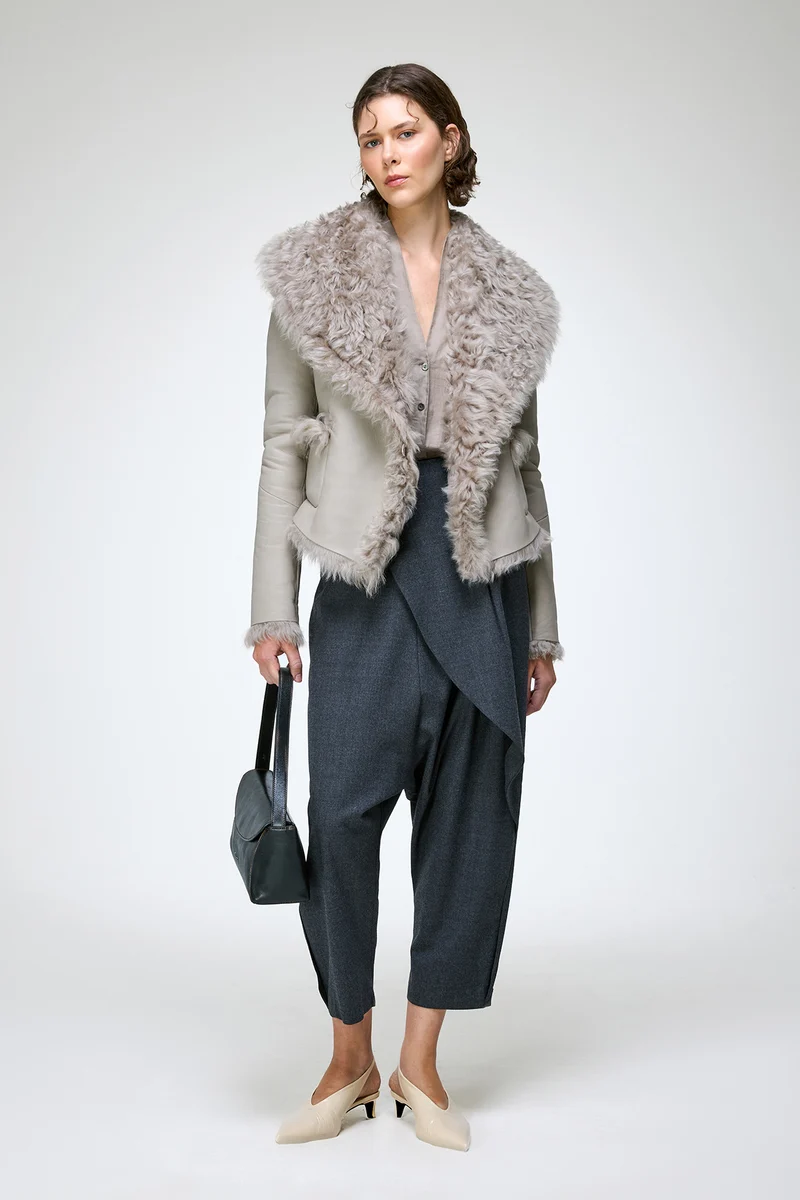 Filipa - Graue Lammfelljacke