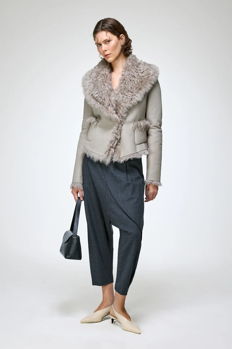 Filipa - Graue Lammfelljacke