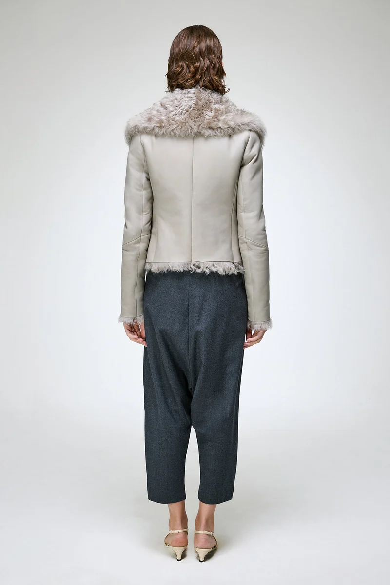 Filipa - Graue Lammfelljacke