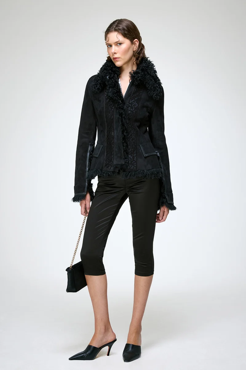 Estela – Schwarze Jacke aus Wildleder und Lammfell