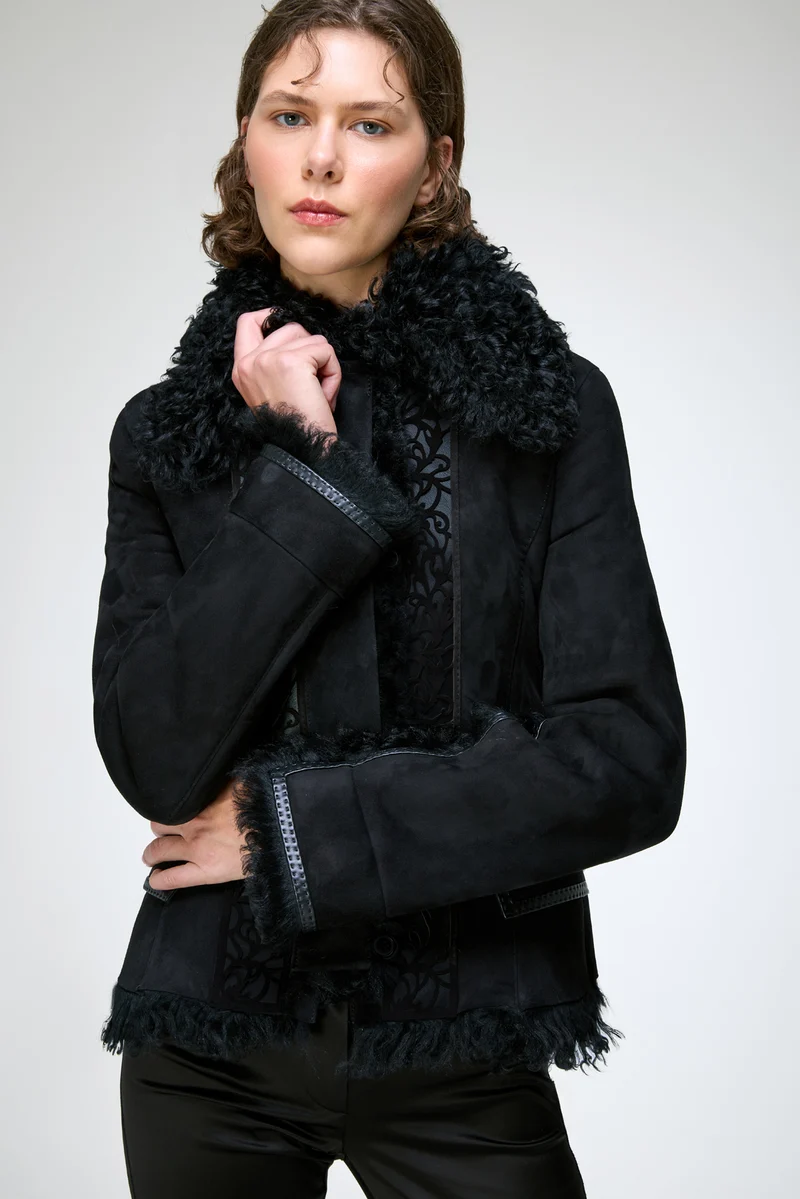 Estela – Schwarze Jacke aus Wildleder und Lammfell