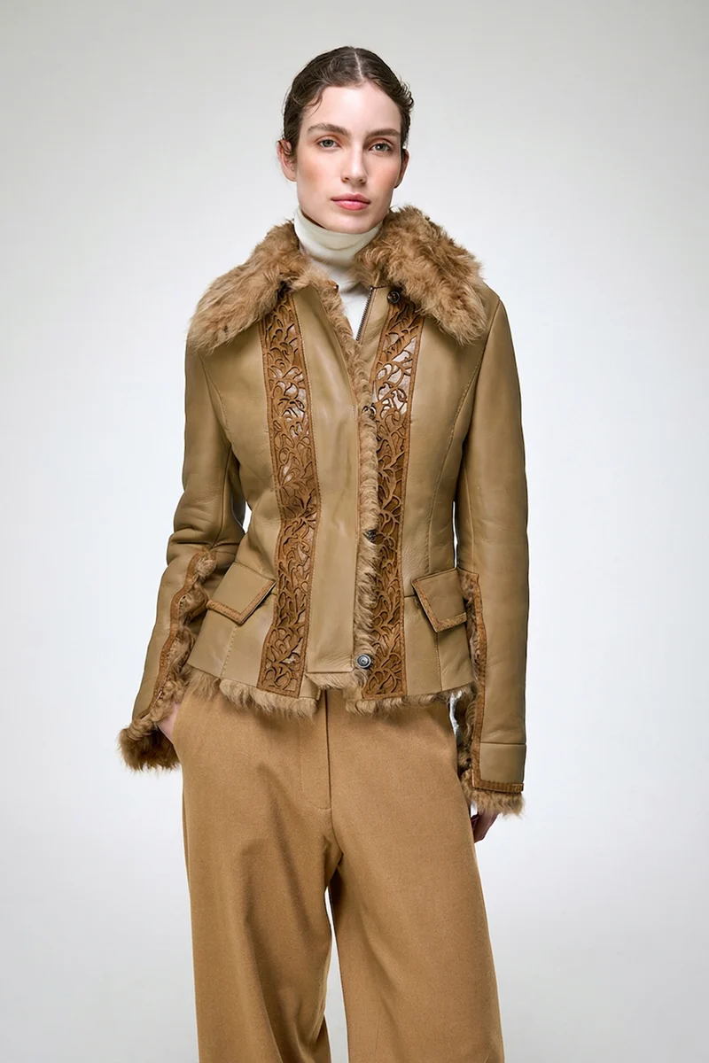 Estela - Kamelbraune Lammfelljacke