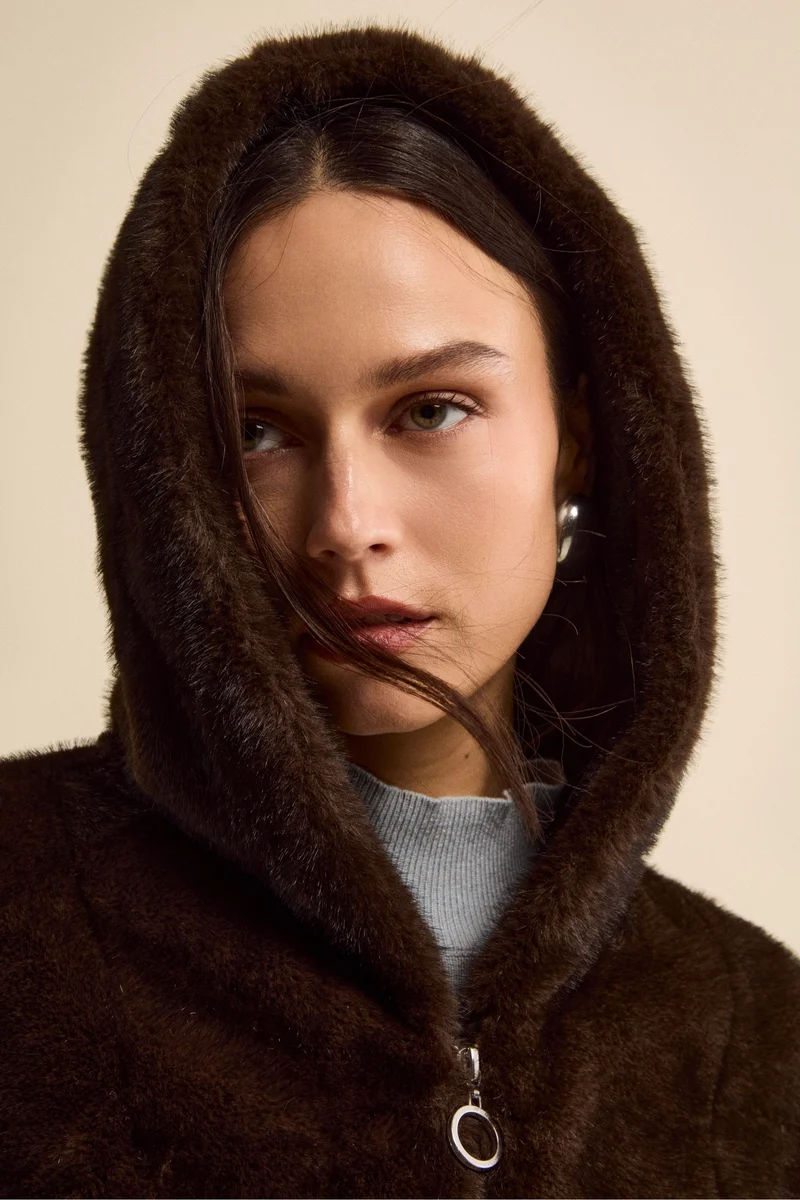 Pelliccia con Zip e Cappuccio - T.MORO
