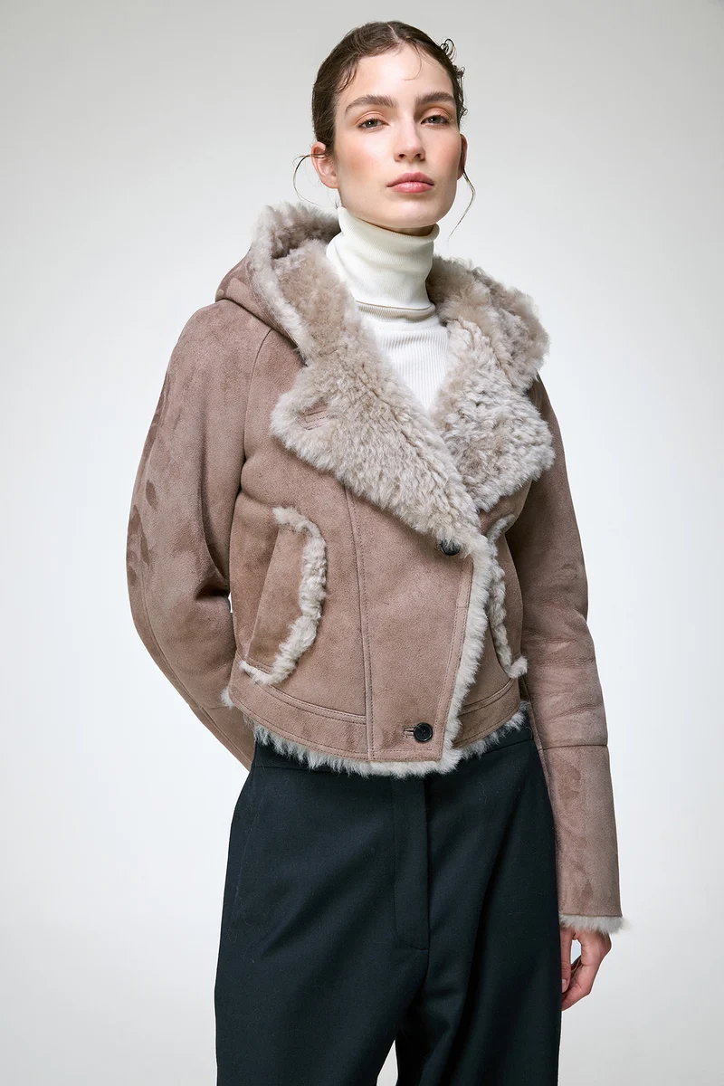 Ida - Steinfarbene Lammfelljacke