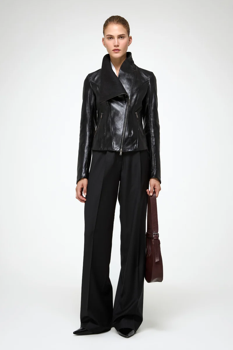 Edna – Schwarze Lederjacke