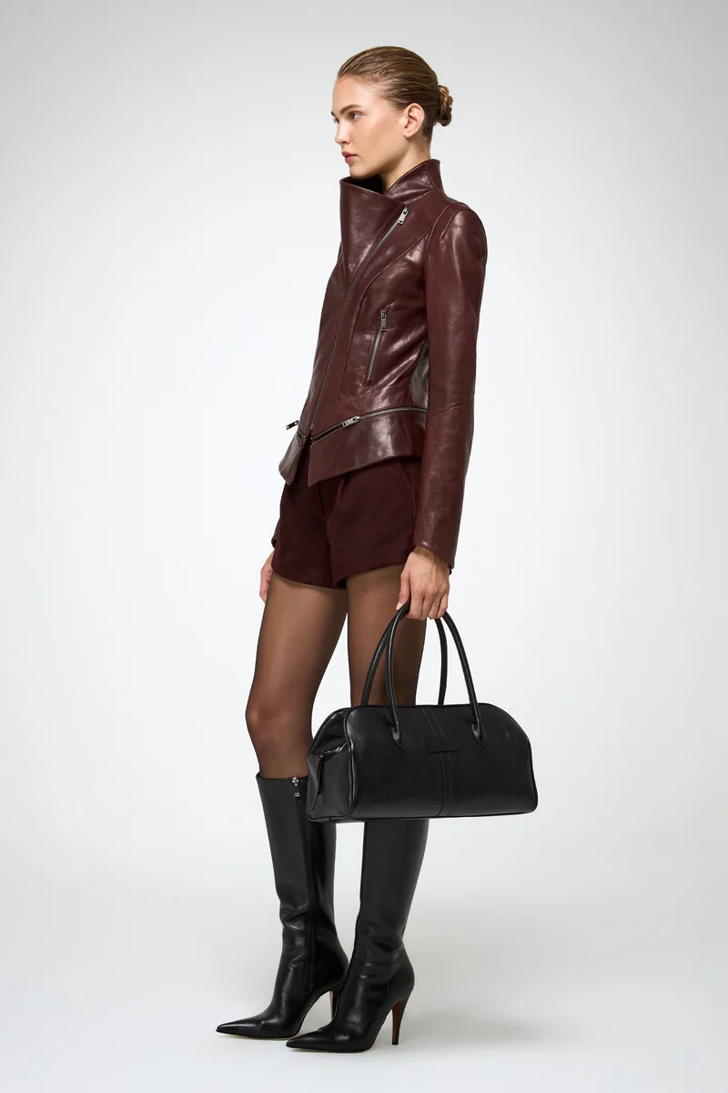 Marcela – Kirschrote Lederjacke