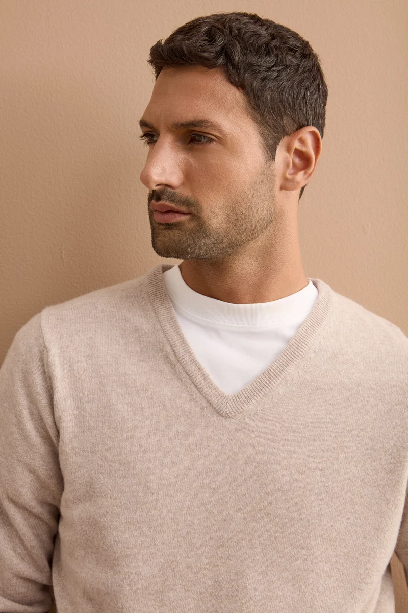 Pullover con Scollo a V in Lana e Cashmere - GESSO