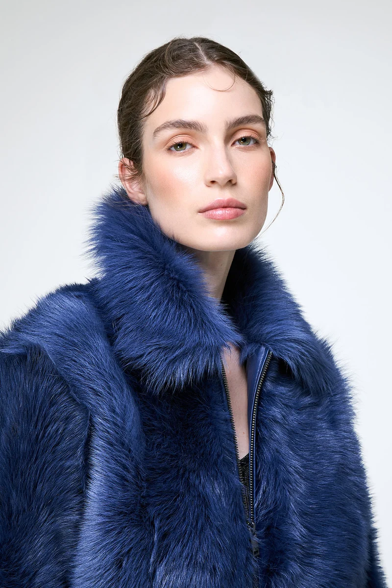 Thora - Blaue Lammfelljacke