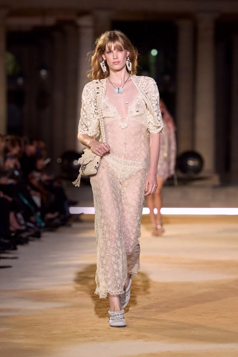 Look 33 [S27]