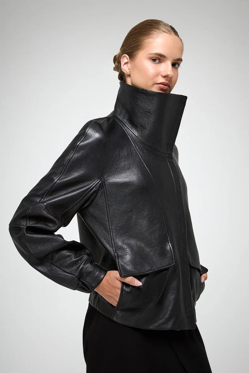 Titiana - Schwarze Lederjacke