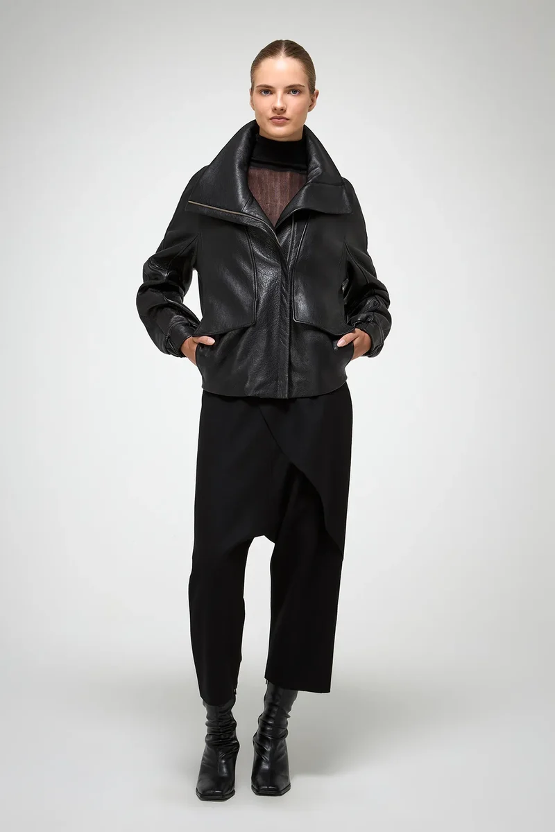 Titiana - Schwarze Lederjacke
