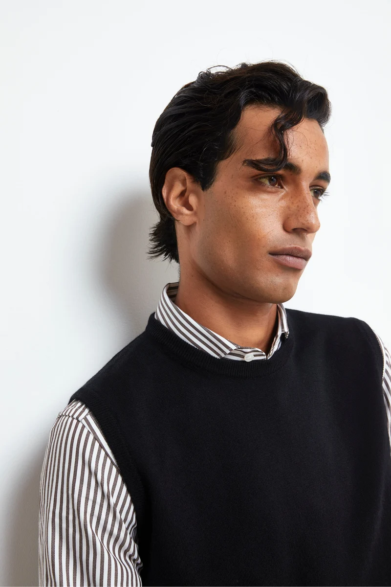 Gilet Girocollo in Lana Merino - NERO