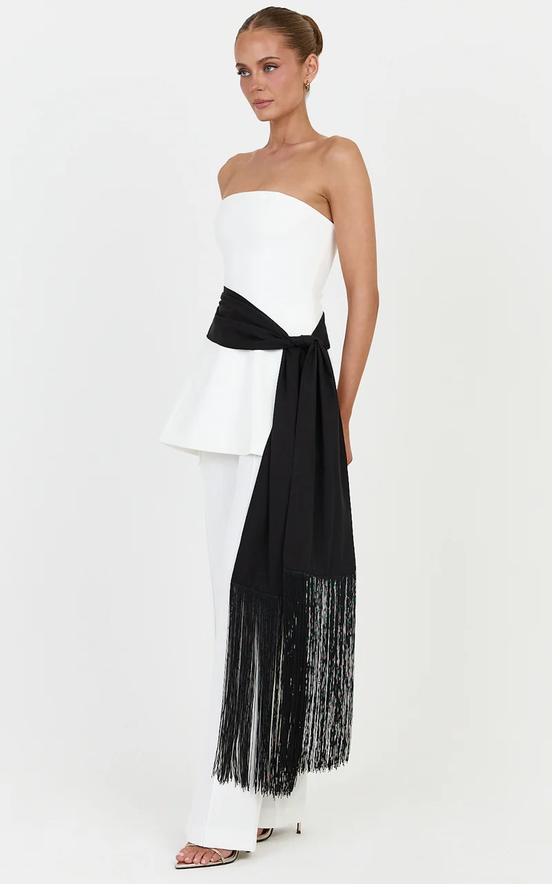 Romy Scarf - Scarf With Fringing in Black