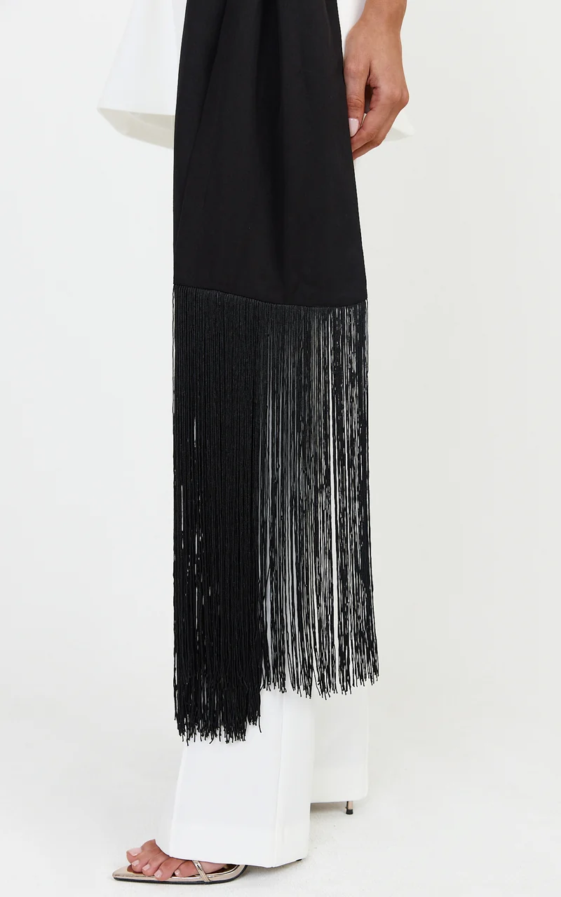Romy Scarf - Scarf With Fringing in Black