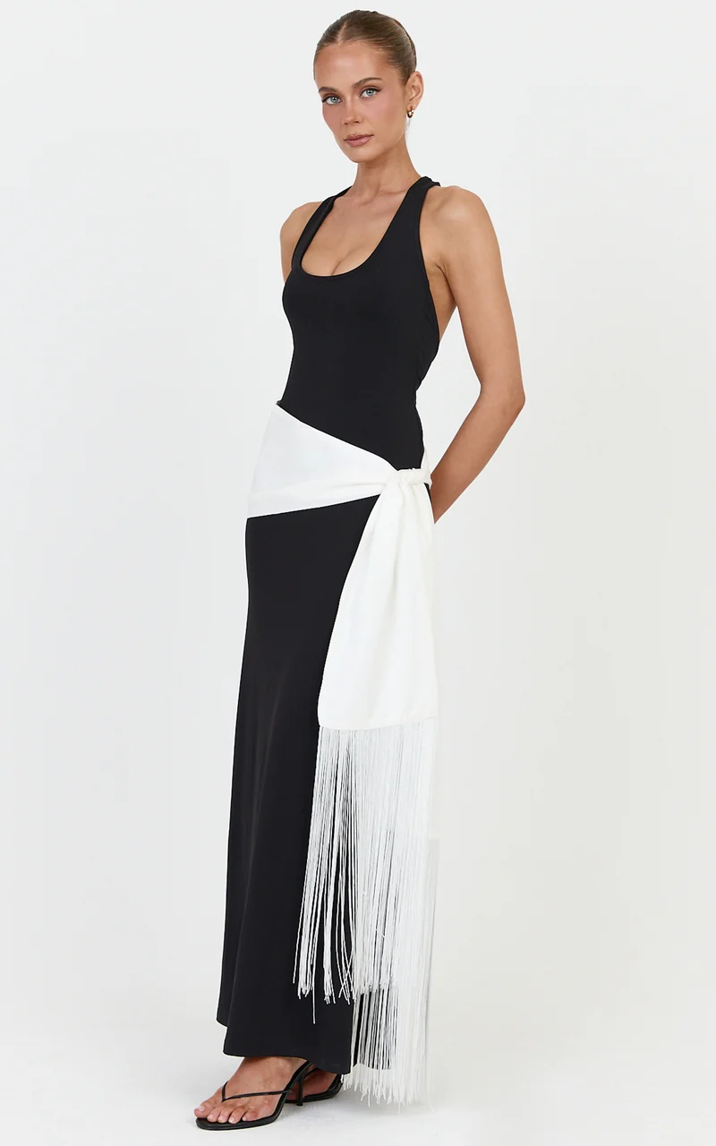 Romy Scarf - Scarf With Fringing in Ivory