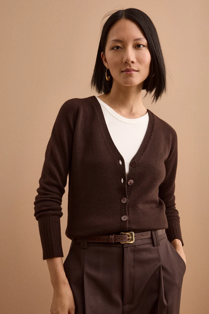 Cardigan Scollo a V con Bottoni in Lana Merino - T.MORO