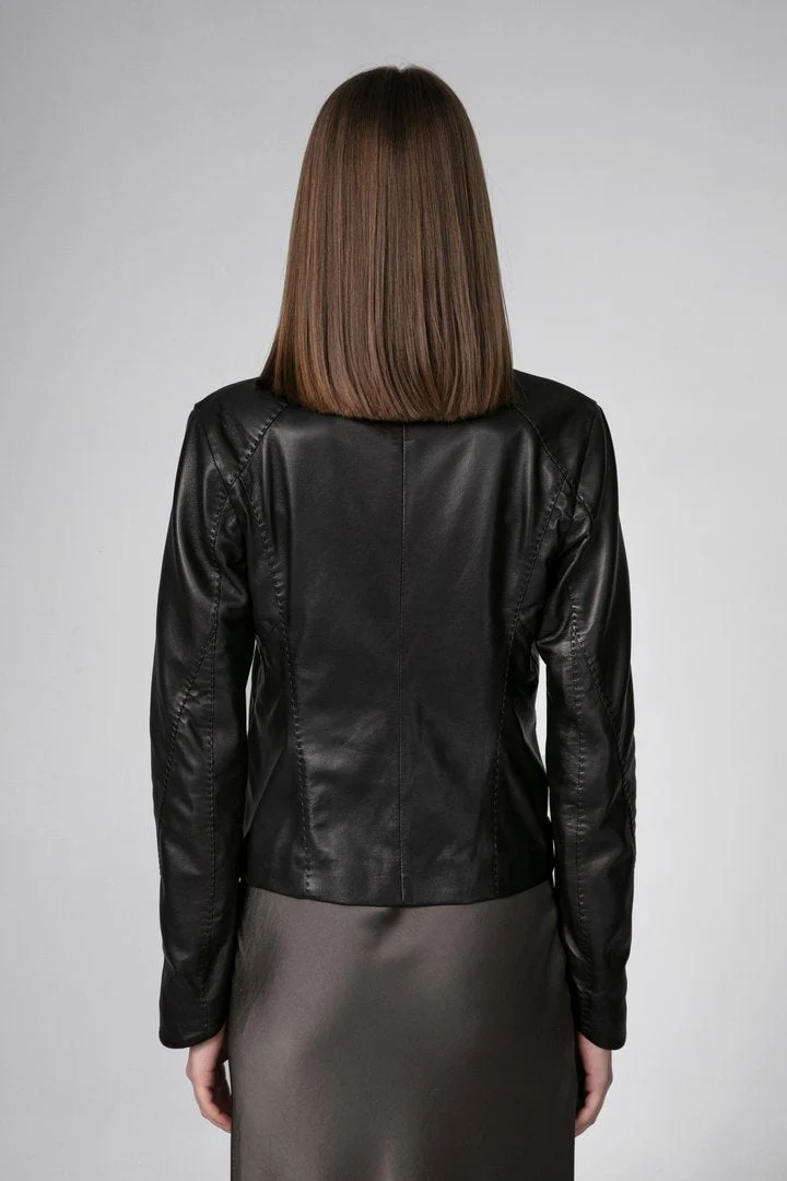 Schwarze Lederjacke