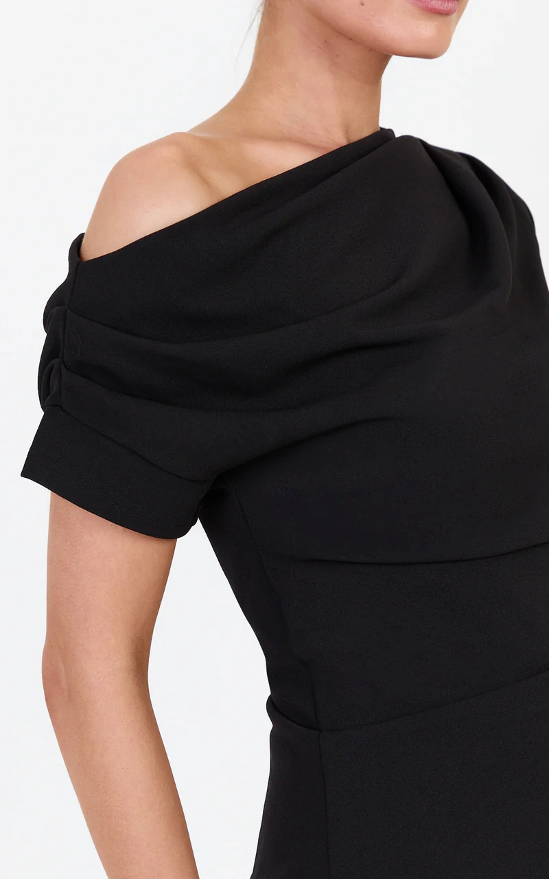 Noa Top - One Shoulder Asymmetrical Top in Black
