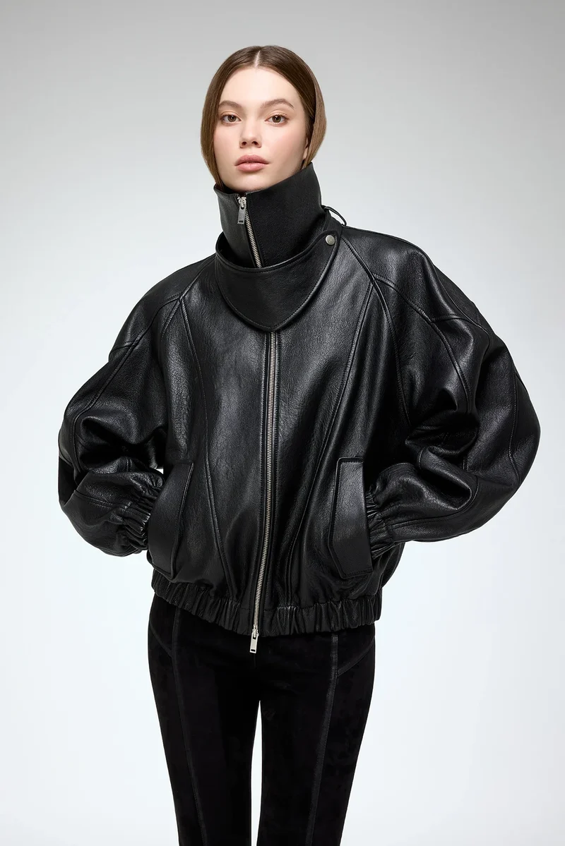 May - Schwarze Lederjacke