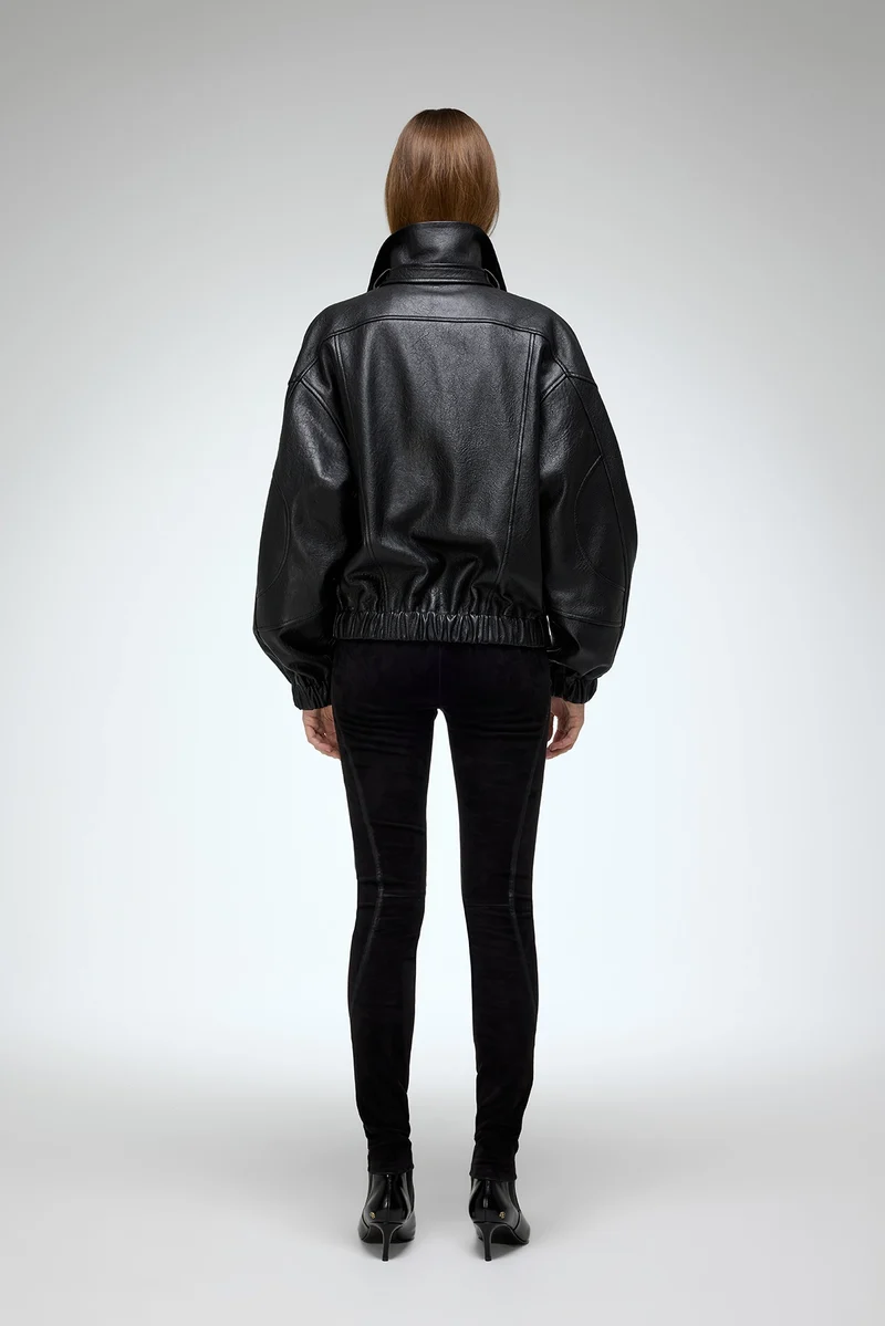 May - Schwarze Lederjacke