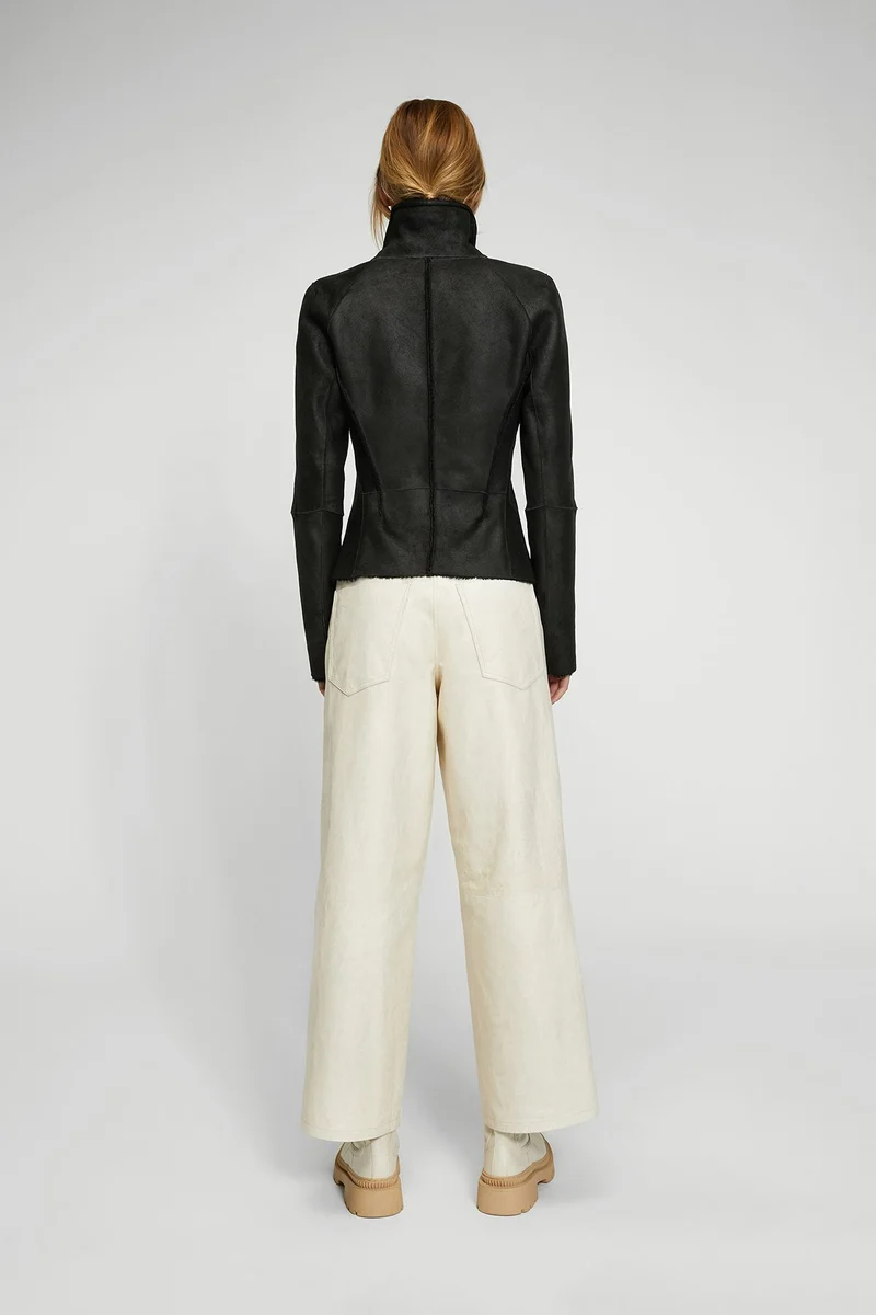 Nicole - Schwarze Lammfelljacke