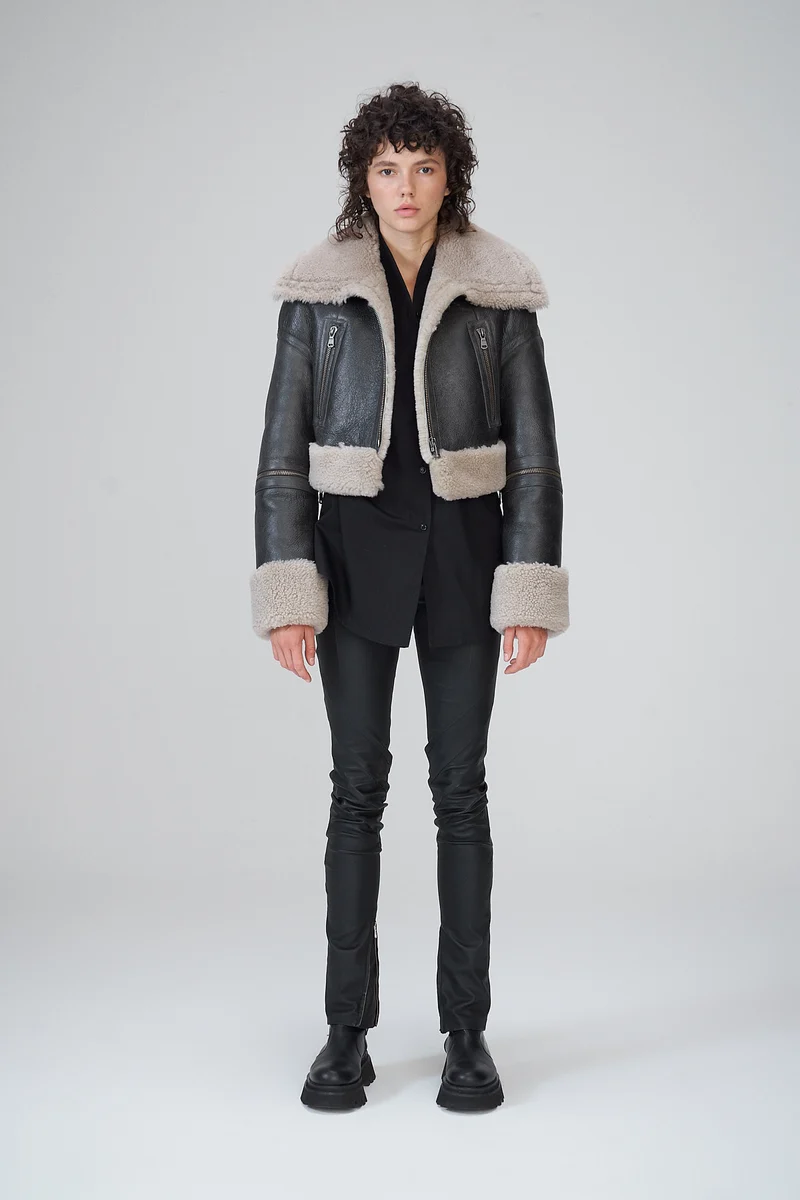 Anthrazitfarbener LammfellJacke