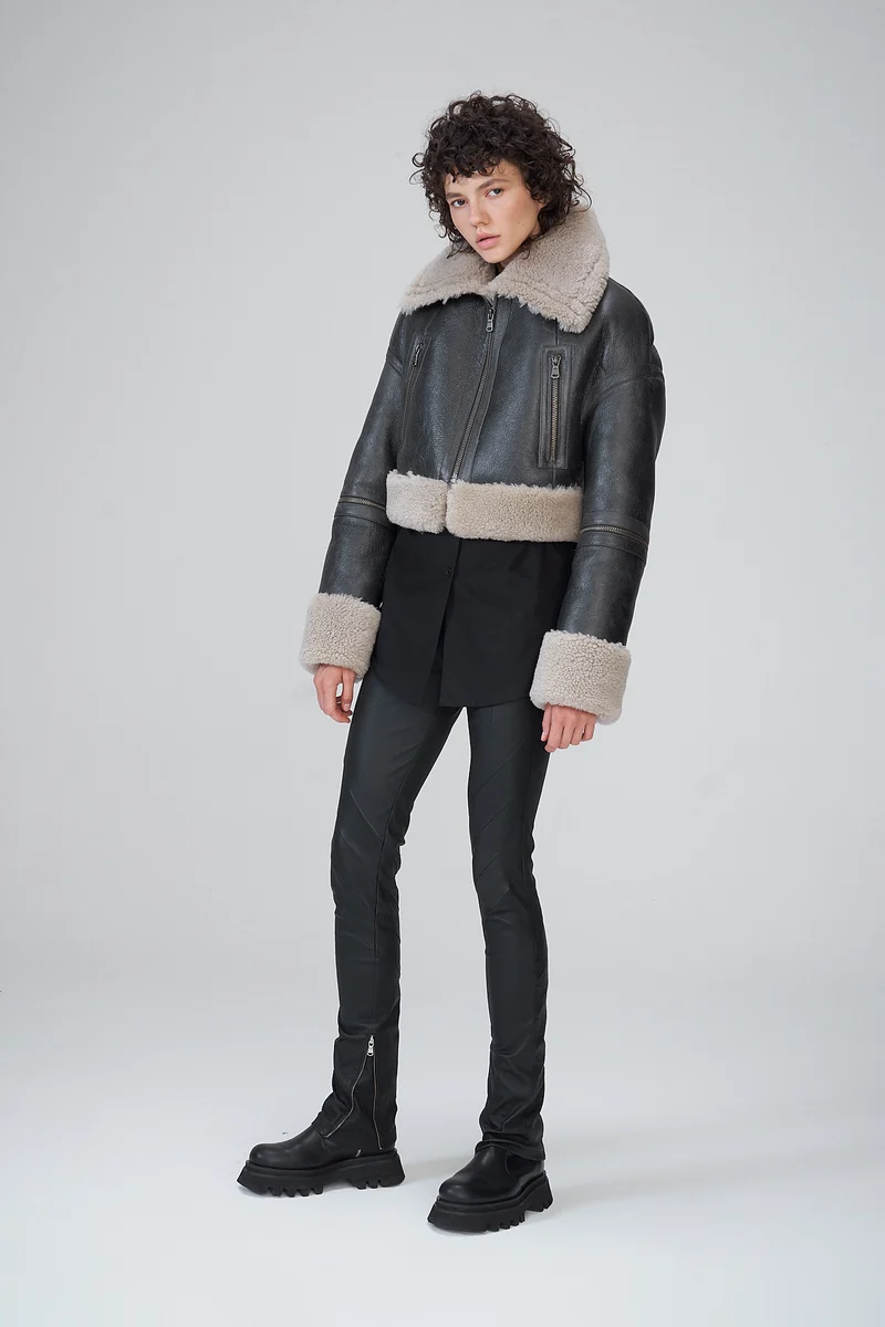 Anthrazitfarbener LammfellJacke