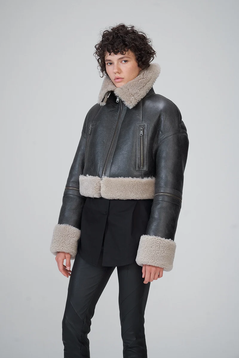 Anthrazitfarbener LammfellJacke