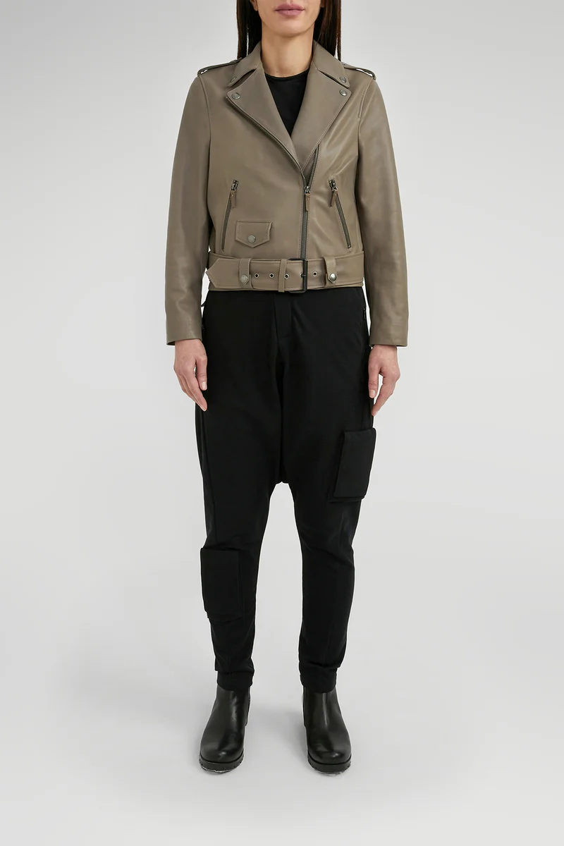 Graue Lederjacke