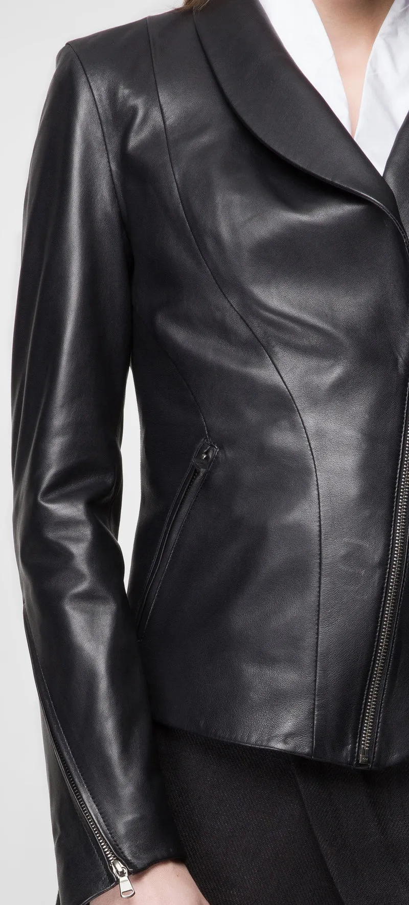 SCHWARZE LEDERJACKE