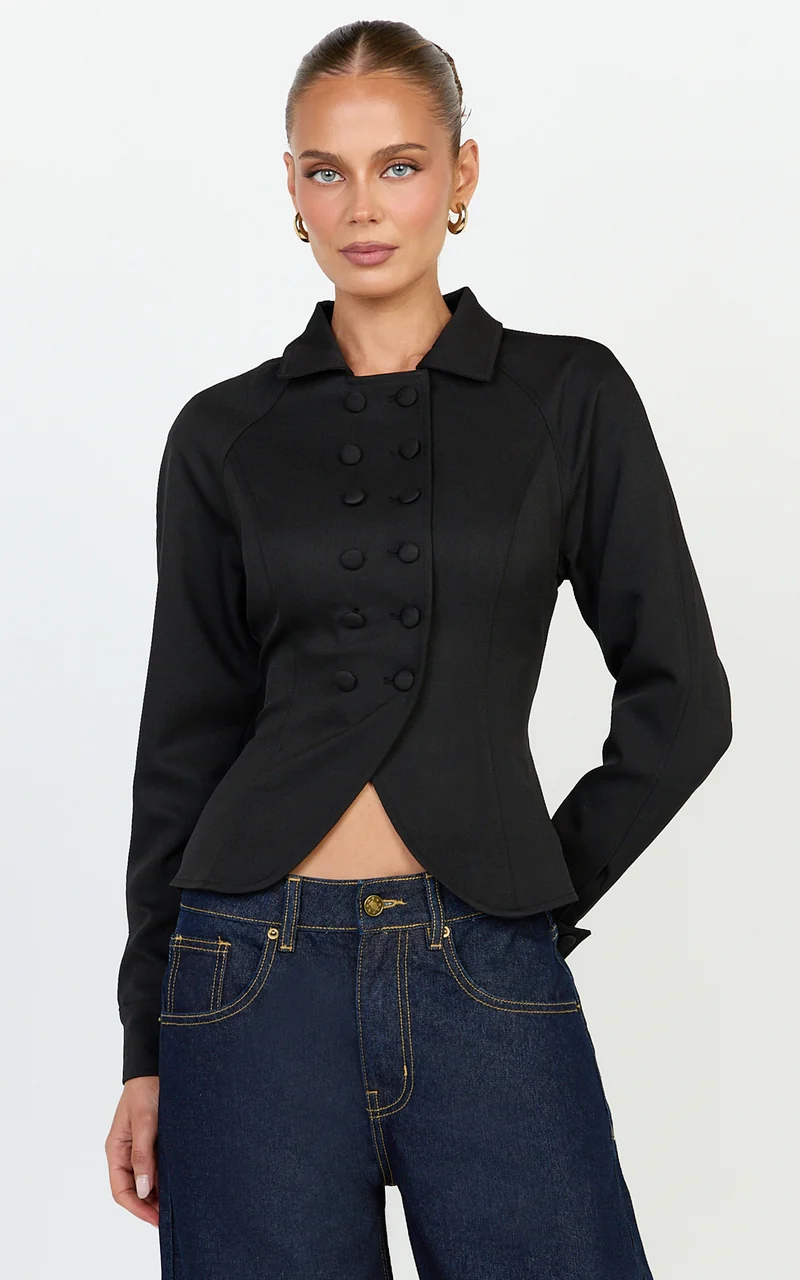 Lioness - Form Jacket in Noir