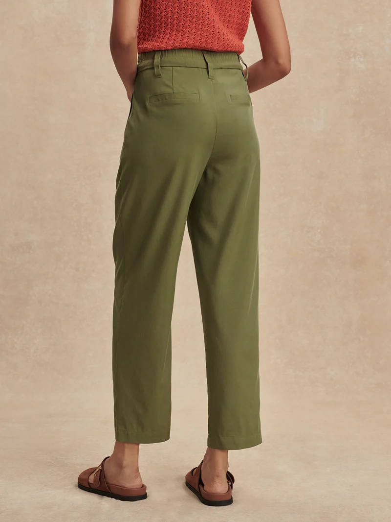 Soft Stretch Tapered Pleat Trouser Regular