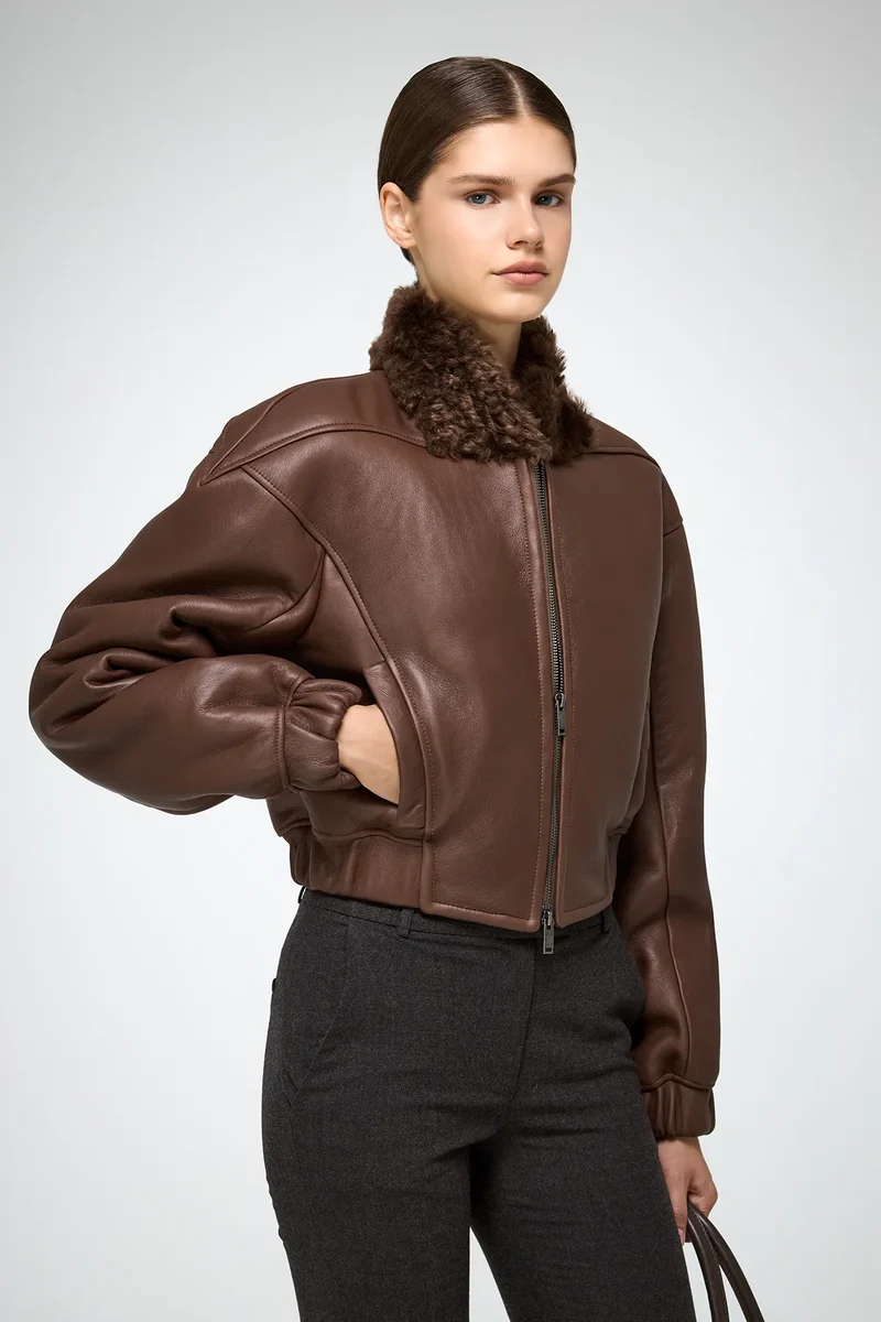 Sheela – Braune Lammfelljacke