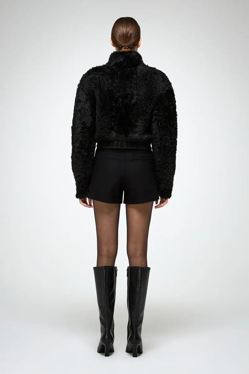 Liviana – Schwarze Lammfelljacke