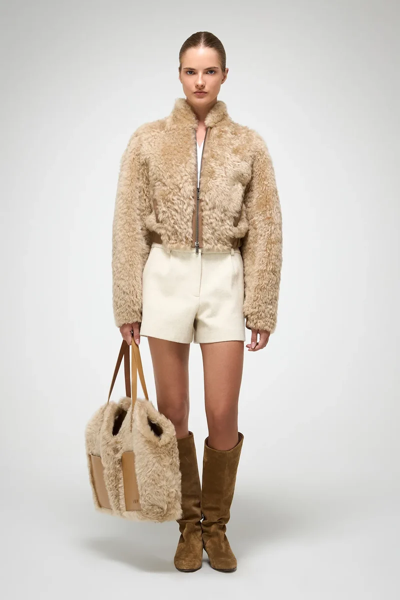 Liviana – Beige-braune Lammfelljacke