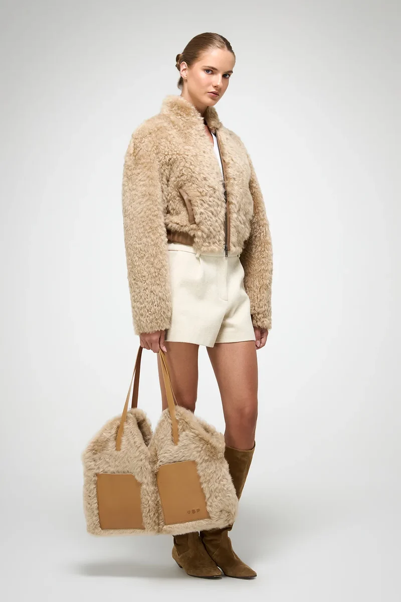 Liviana – Beige-braune Lammfelljacke