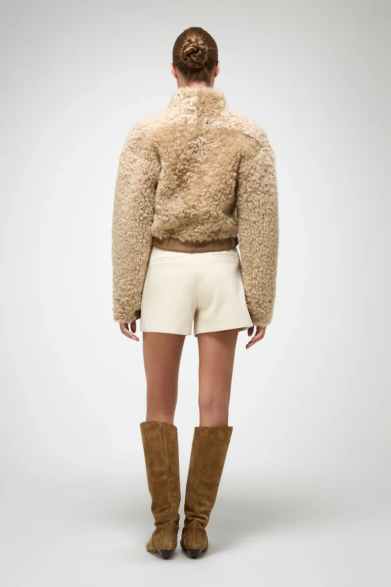 Liviana – Beige-braune Lammfelljacke