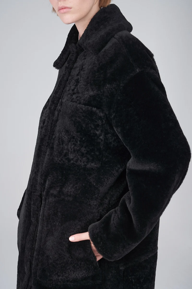 Oriana - Schwarze LammfellMantel