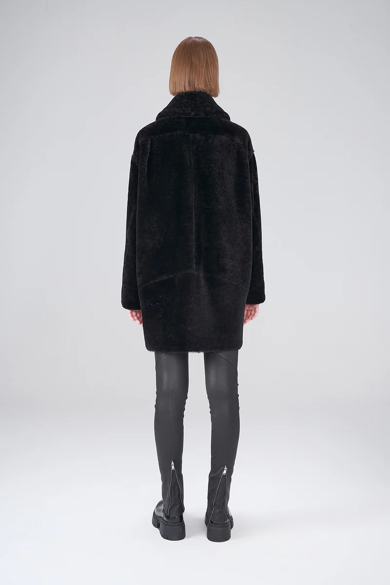 Oriana - Schwarze LammfellMantel