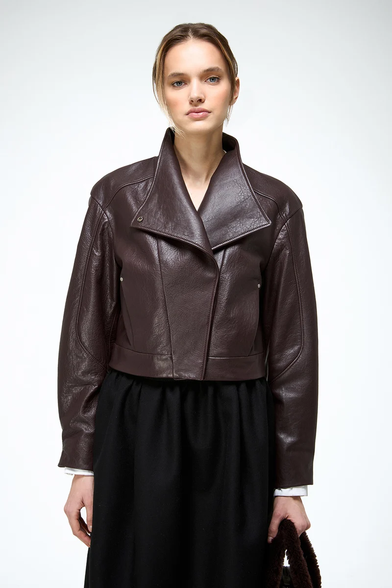 Alina – Dunkle Bordeaux-Lederjacke