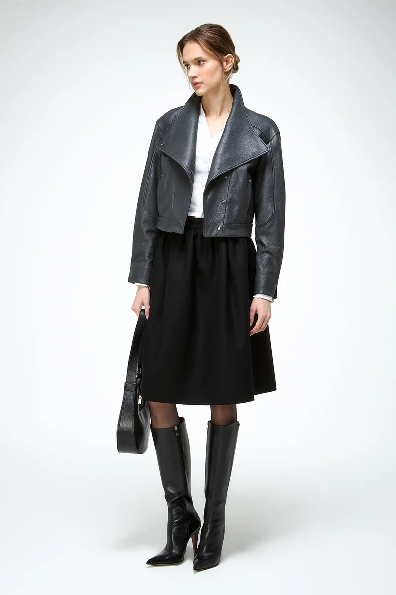 Alina – Anthrazitfarbene Lederjacke