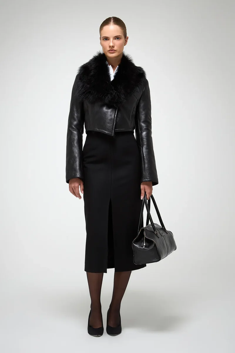 Yva - Schwarze Lammfelljacke