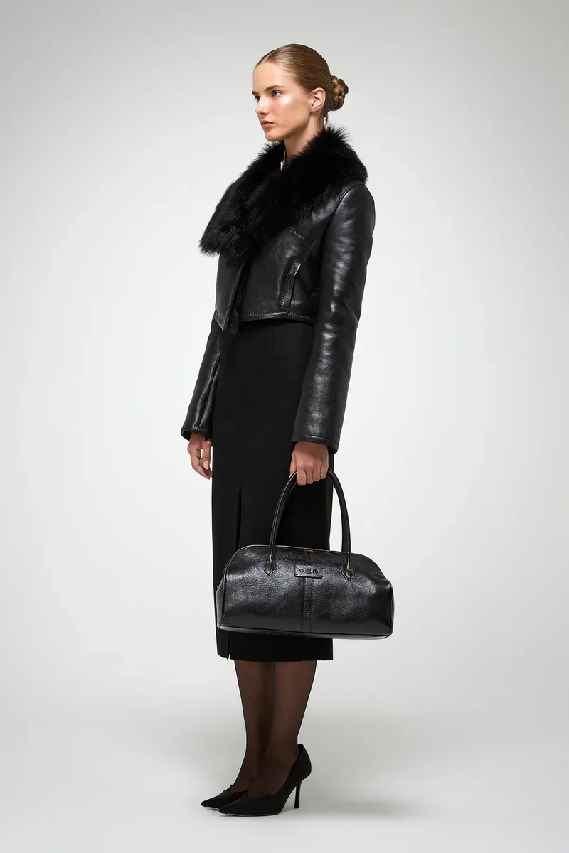 Yva - Schwarze Lammfelljacke
