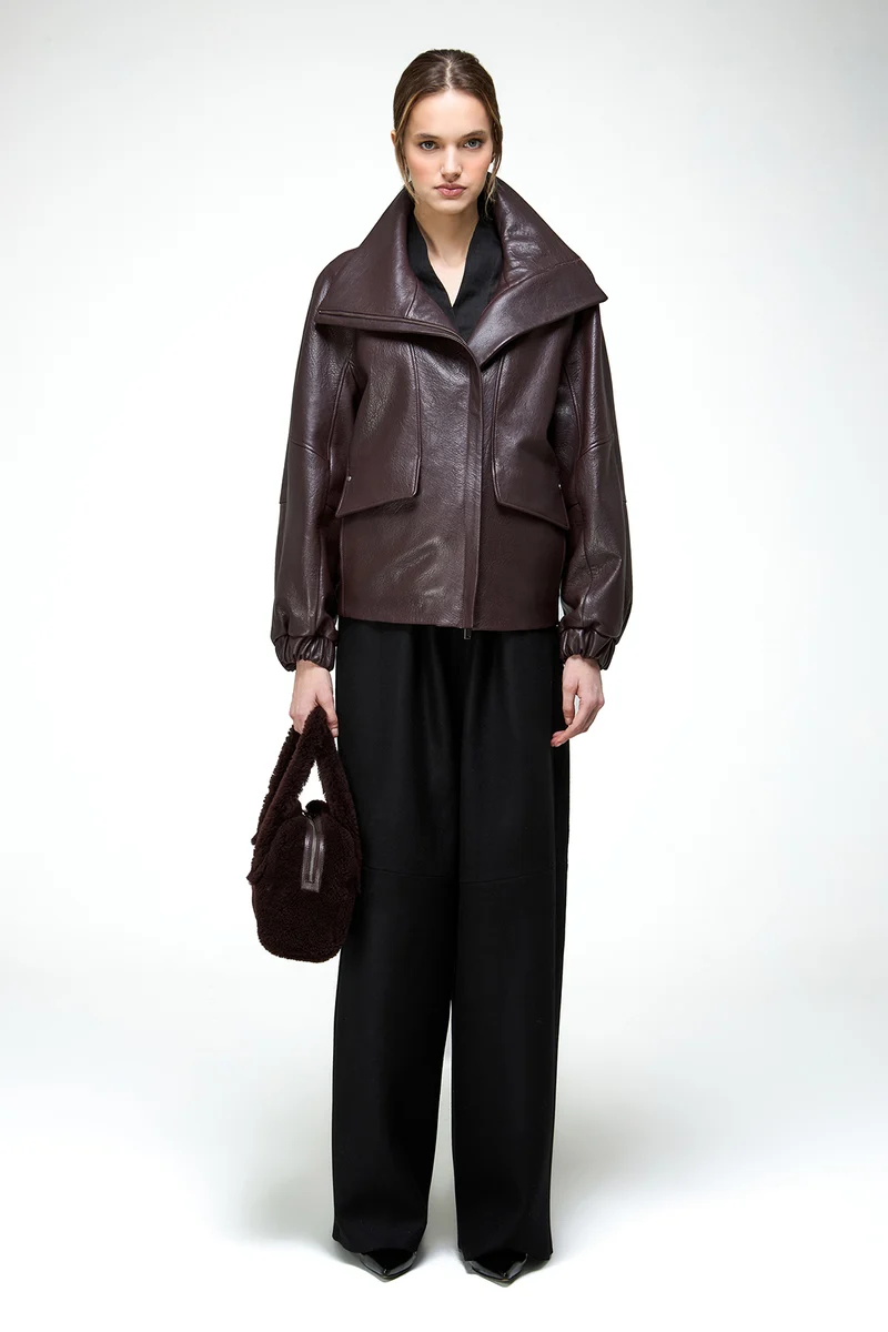 Titiana – Dunkle Bordeaux-Lederjacke