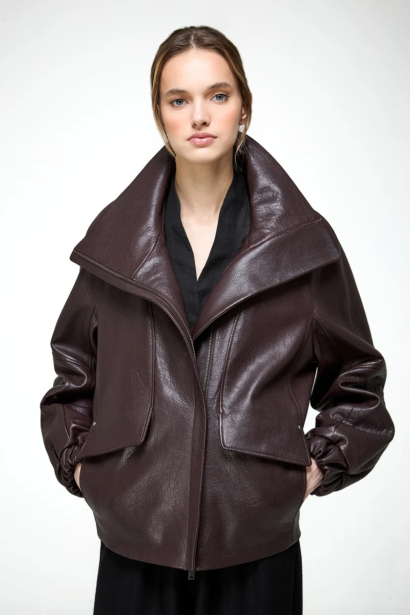 Titiana – Dunkle Bordeaux-Lederjacke