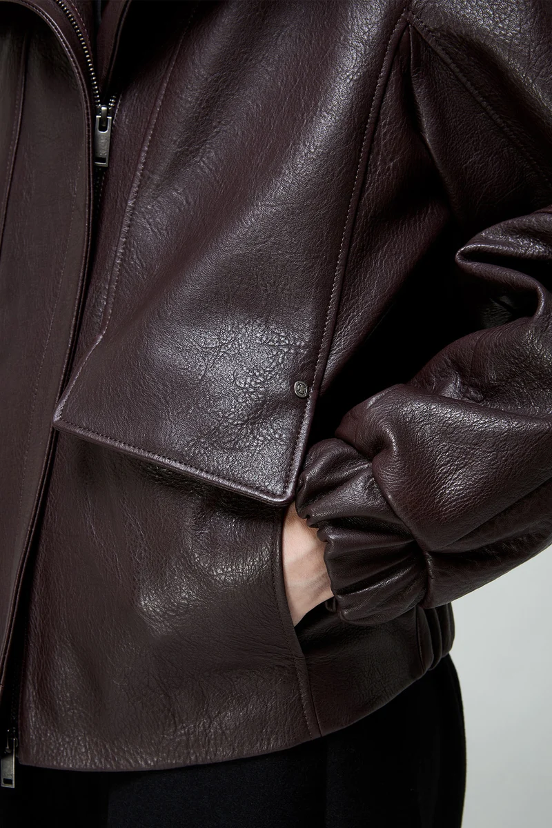 Titiana – Dunkle Bordeaux-Lederjacke