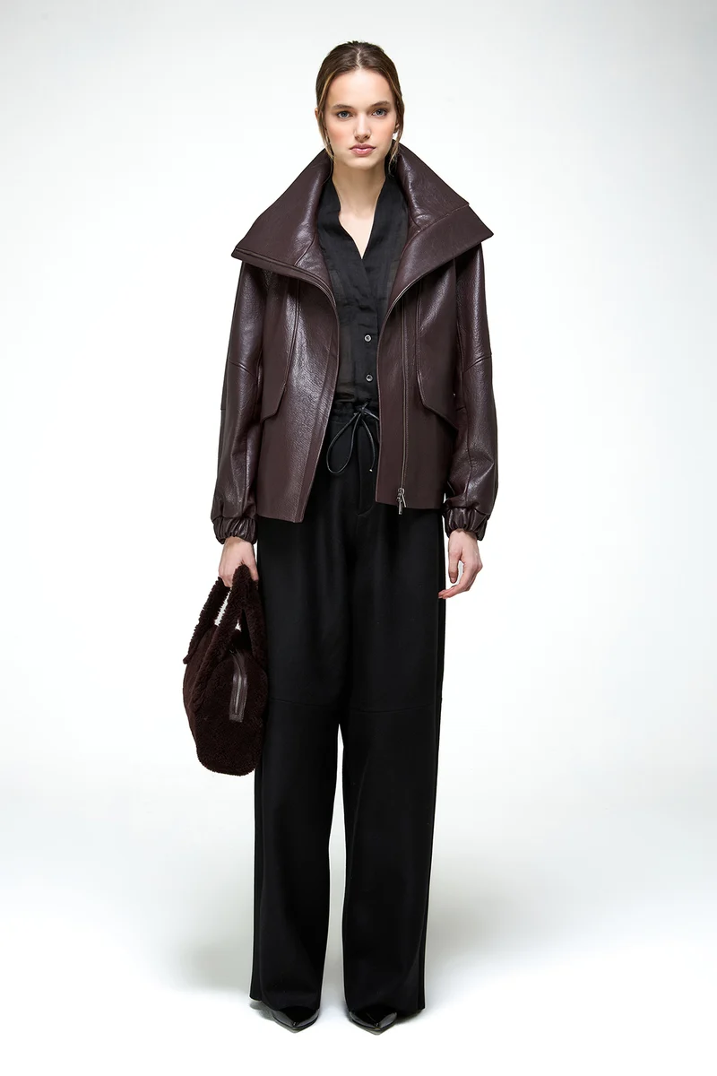 Titiana – Dunkle Bordeaux-Lederjacke