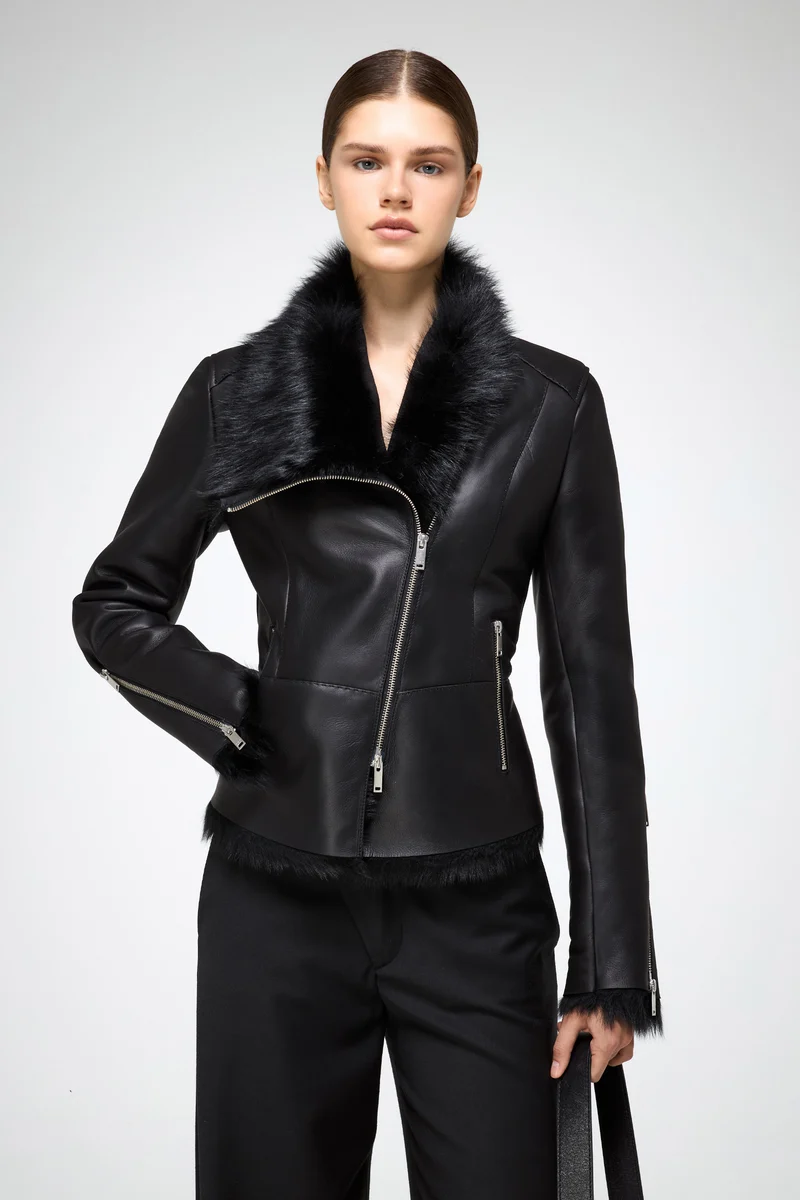 Renata – Toscana Schwarze Schaffelljacke